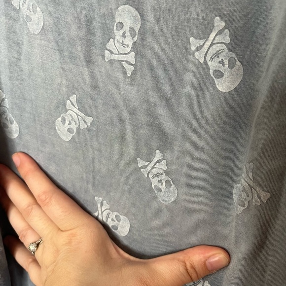 Cable & Gauge Slouchy Skull Tank - Picture 2 of 2